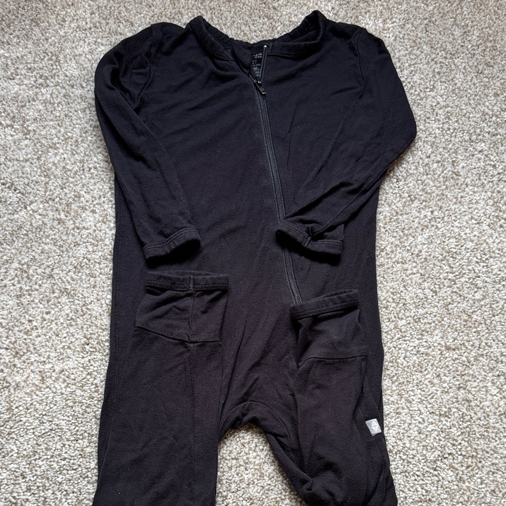 Kyte BABY Black Kids One Piece Footie